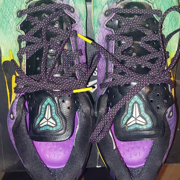 Kobe 8 Easter - Picture 9 of 10